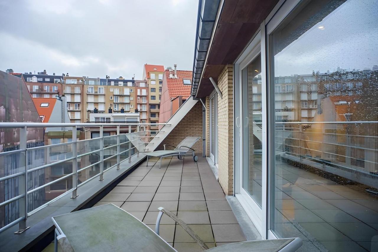 Big And Comfortable Triplex In Knokke Apartamento Exterior foto